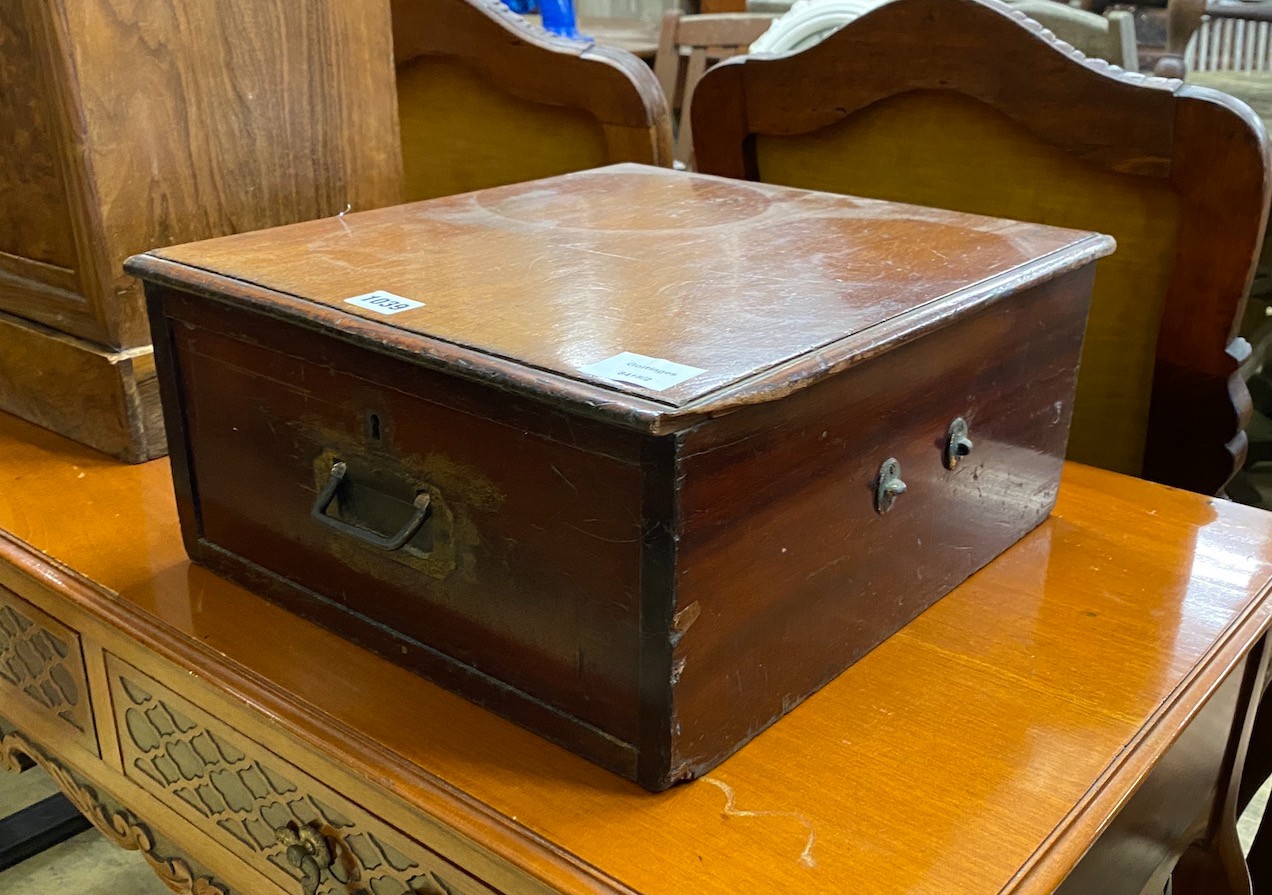 A Victorian mahogany till, fitted with flush-fitting brass handle, width 37cm, depth 40cm, height 18cm